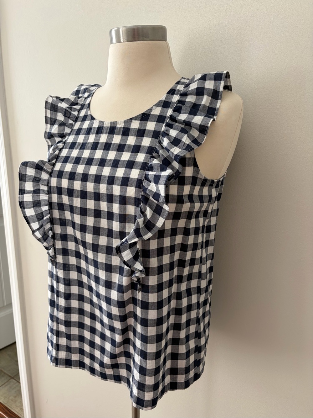 J. Crew Navy and White Gingham Sleeveless Top w/ Ruffle Sz 2 Preppy Cottagecore - Picture 5 of 10